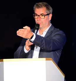 Zum Profil von Florian Müller